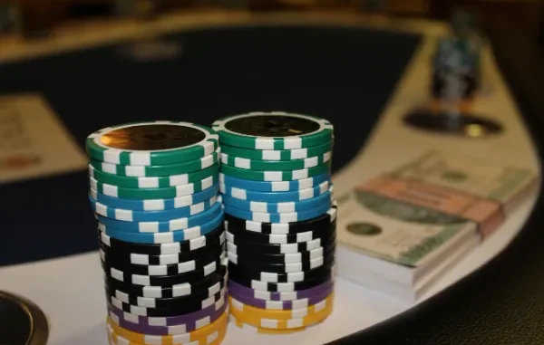 gamblemaxcasino.com chips and money